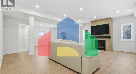 Residential - Single Family Home - Kitchener, Canada - Canada