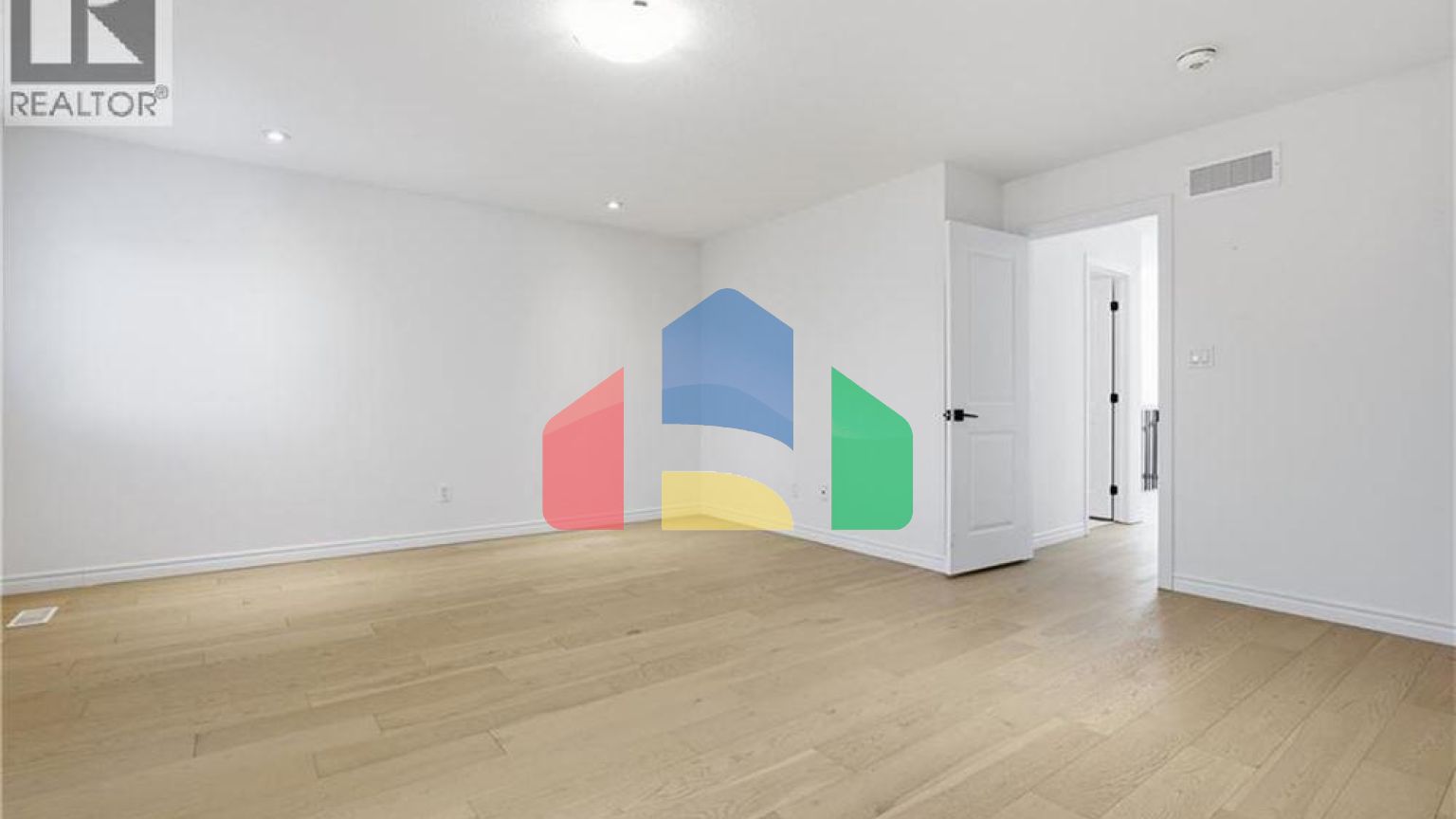 Residential - Single Family Home - Kitchener, Canada - Canada