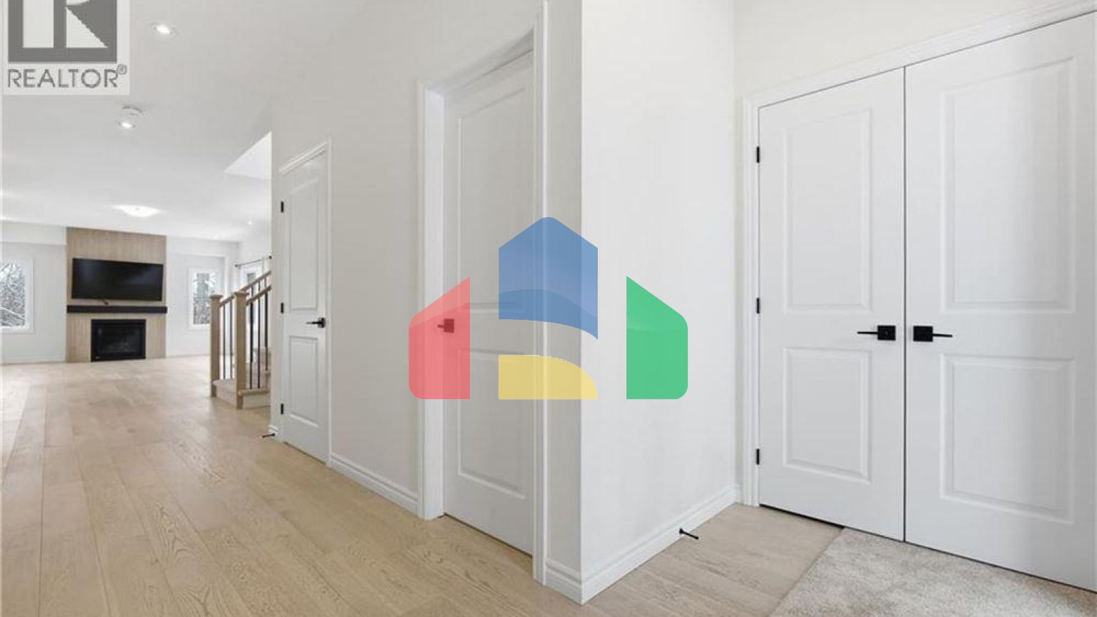 Residential - Single Family Home - Kitchener, Canada - Canada