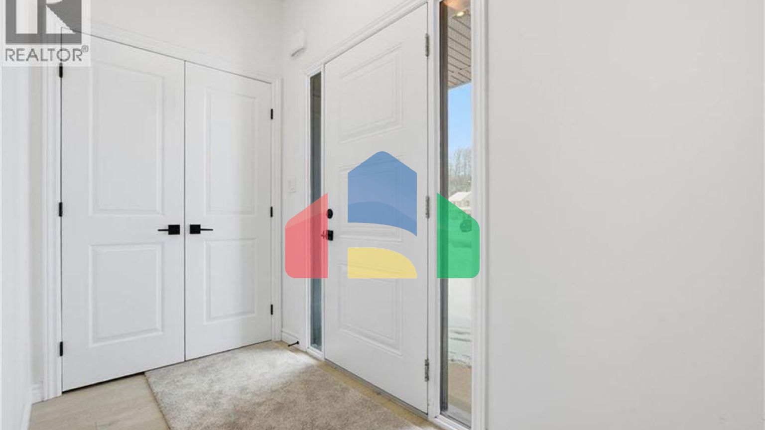 Residential - Single Family Home - Kitchener, Canada - Canada