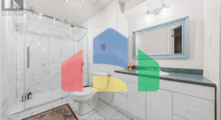 Residential - Single Family Home - Kitchener, Canada - Canada