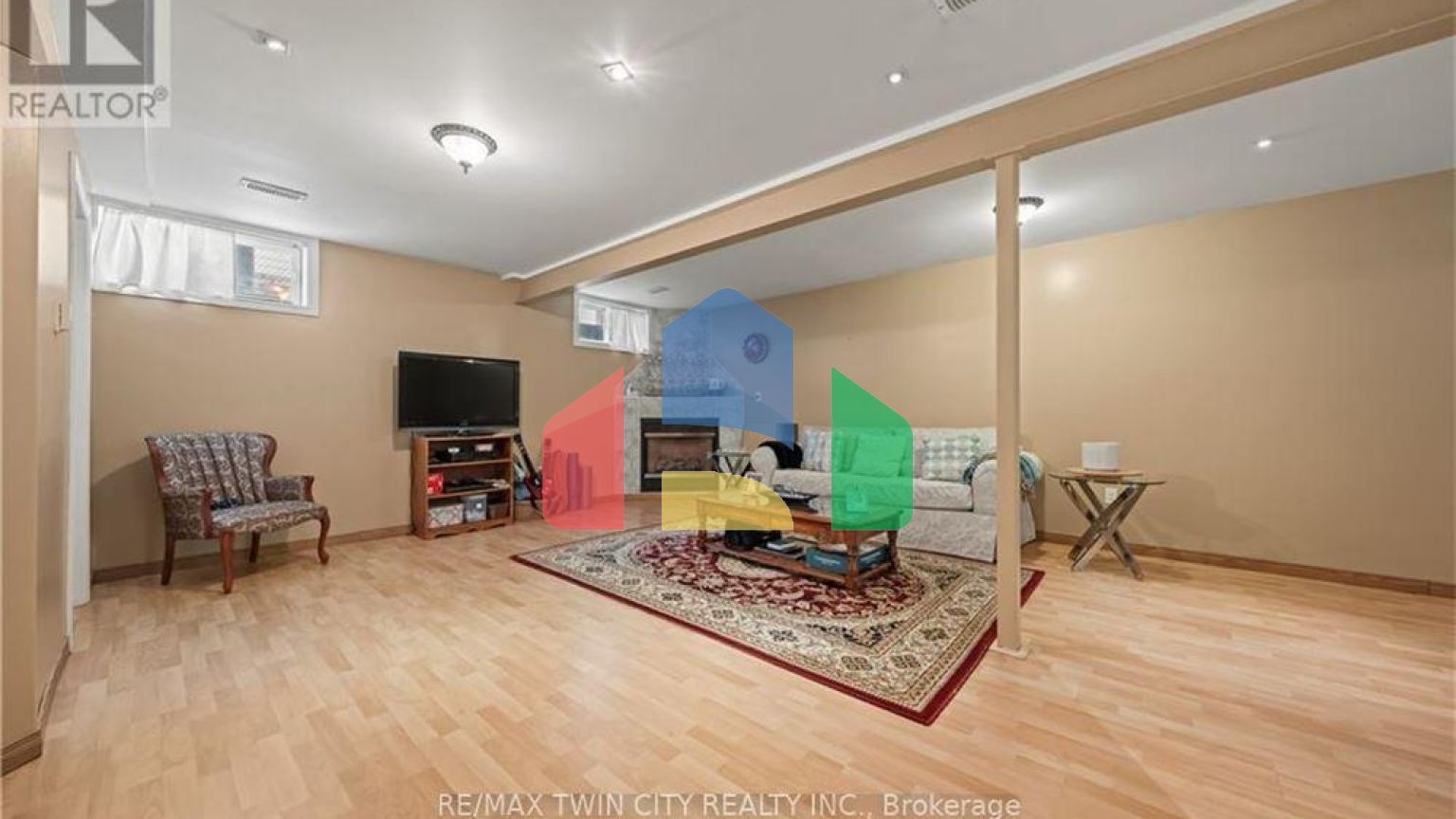 Residential - Single Family Home - Kitchener, Canada - Canada