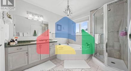 Residential - Single Family Home - Kitchener, Canada - Canada