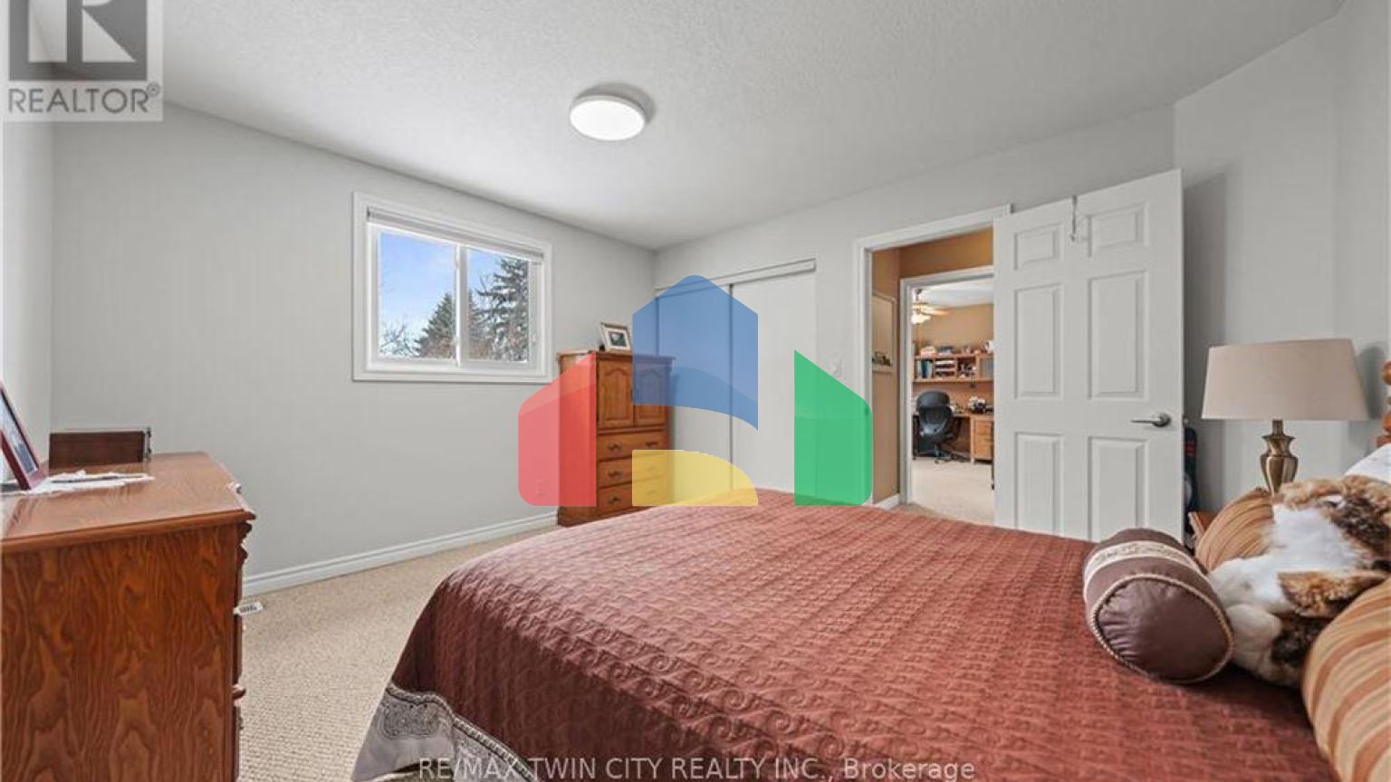 Residential - Single Family Home - Kitchener, Canada - Canada