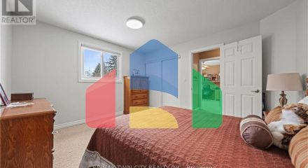 Residential - Single Family Home - Kitchener, Canada - Canada