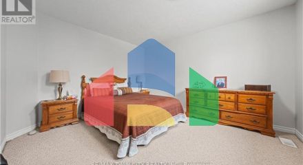 Residential - Single Family Home - Kitchener, Canada - Canada