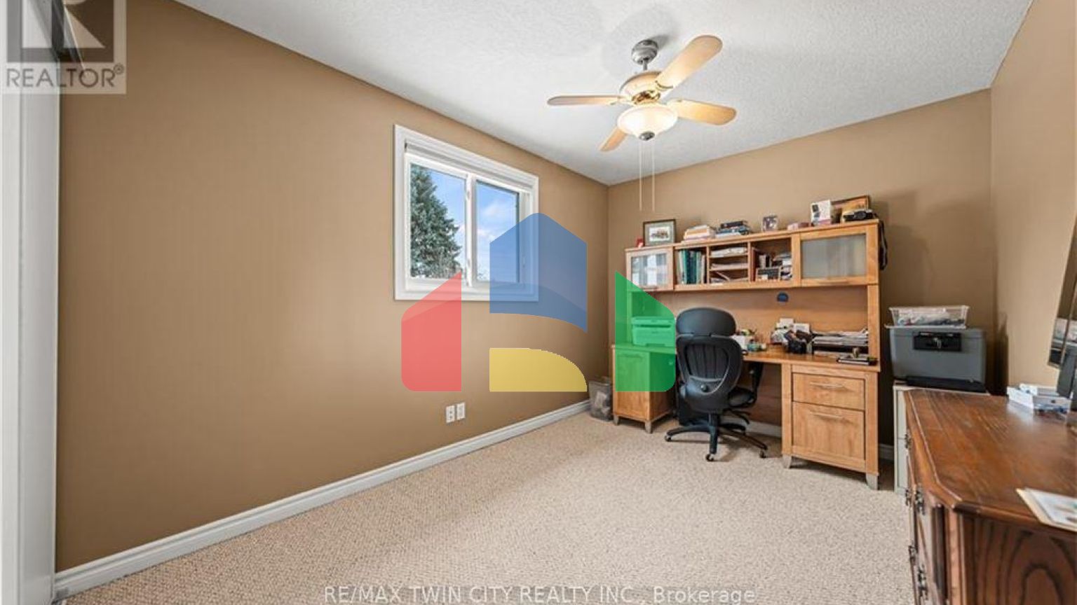 Residential - Single Family Home - Kitchener, Canada - Canada