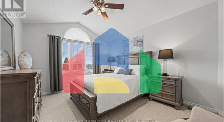 Residential - Single Family Home - Kitchener, Canada - Canada