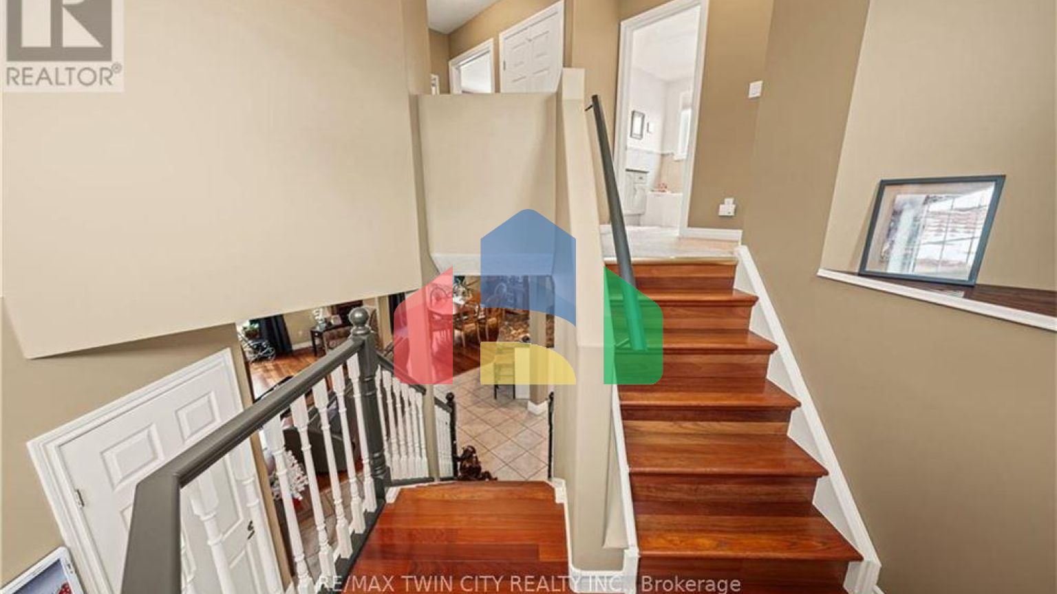 Residential - Single Family Home - Kitchener, Canada - Canada