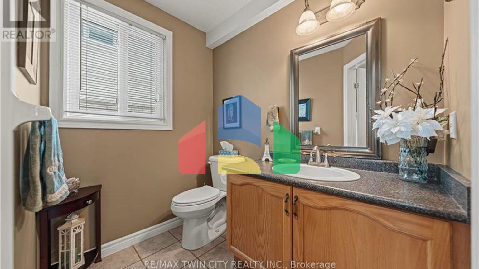 Residential - Single Family Home - Kitchener, Canada - Canada