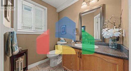 Residential - Single Family Home - Kitchener, Canada - Canada