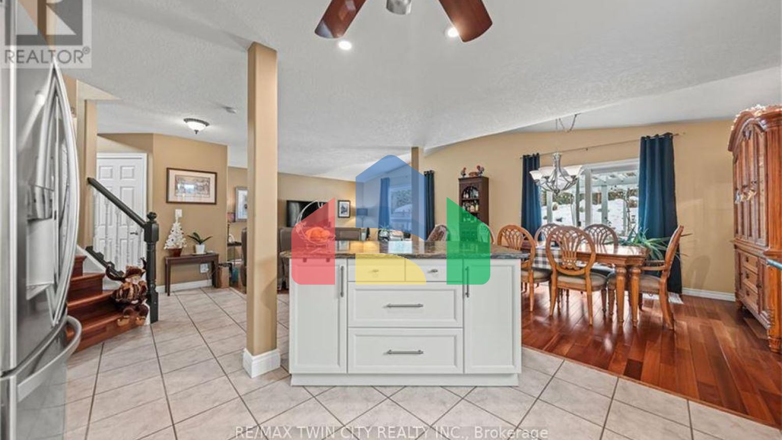 Residential - Single Family Home - Kitchener, Canada - Canada