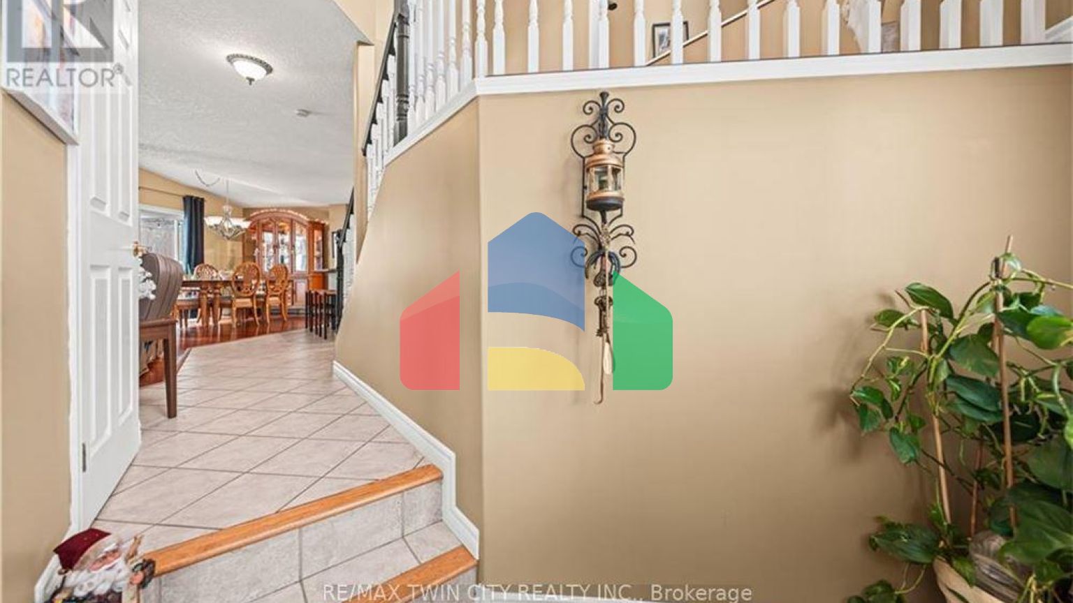 Residential - Single Family Home - Kitchener, Canada - Canada