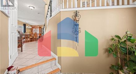 Residential - Single Family Home - Kitchener, Canada - Canada