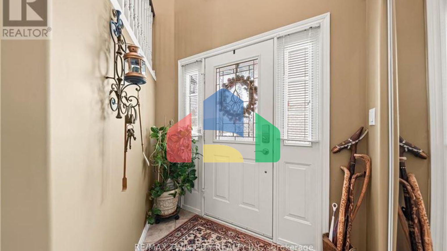 Residential - Single Family Home - Kitchener, Canada - Canada