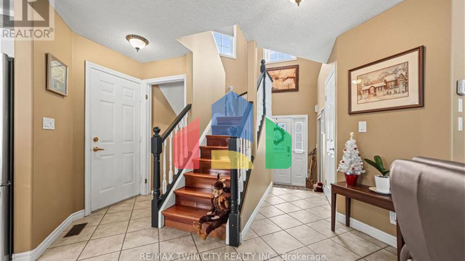 Residential - Single Family Home - Kitchener, Canada - Canada