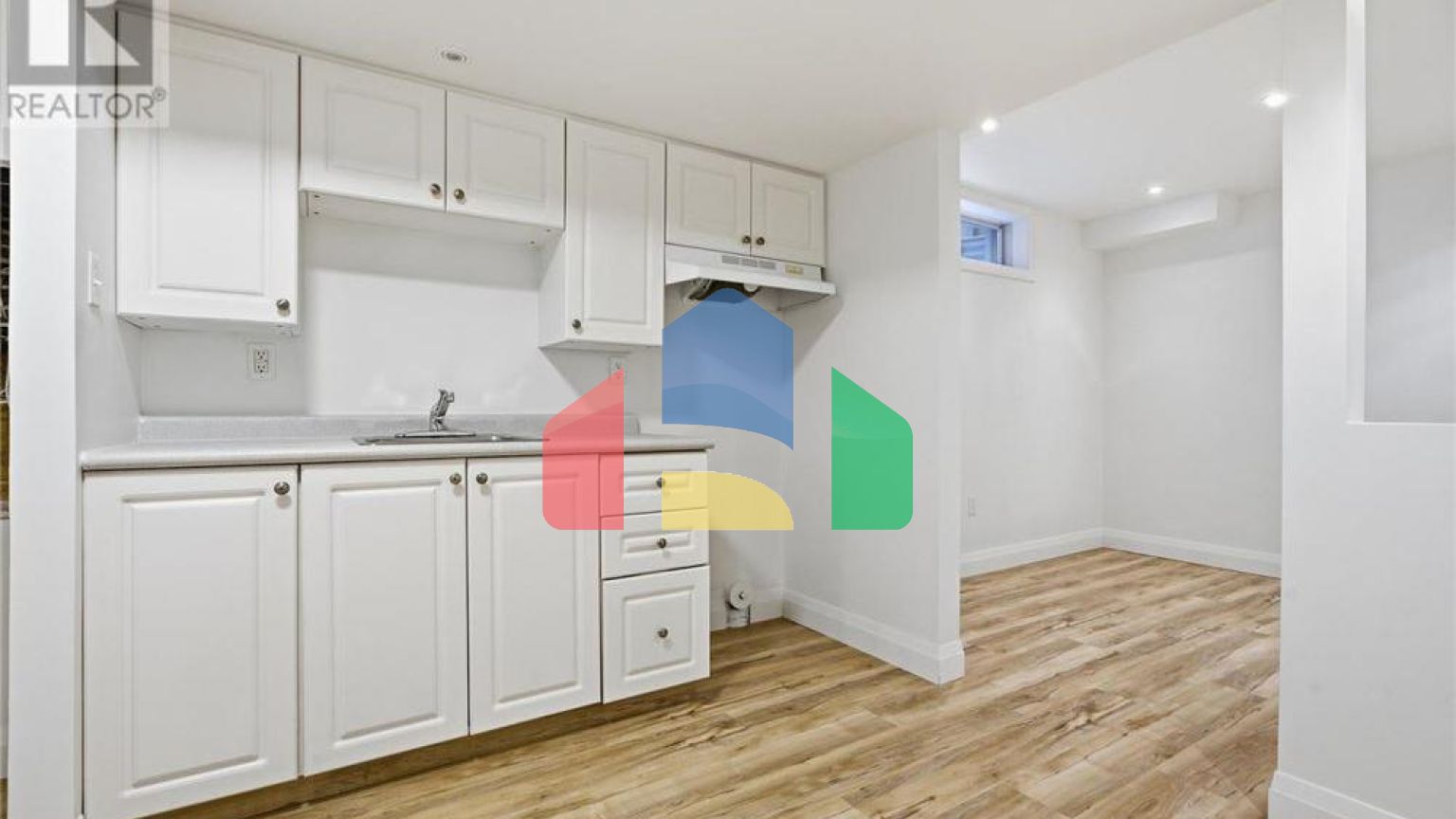 Residential - Single Family Home - Kitchener, Canada - Canada