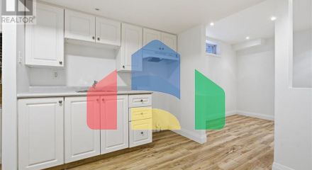 Residential - Single Family Home - Kitchener, Canada - Canada