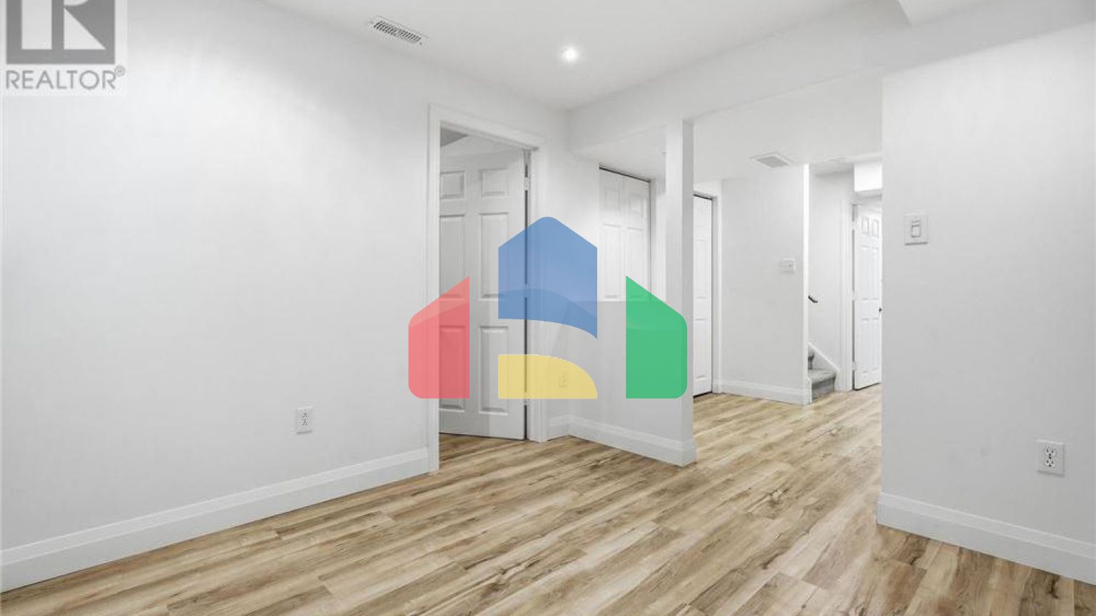 Residential - Single Family Home - Kitchener, Canada - Canada