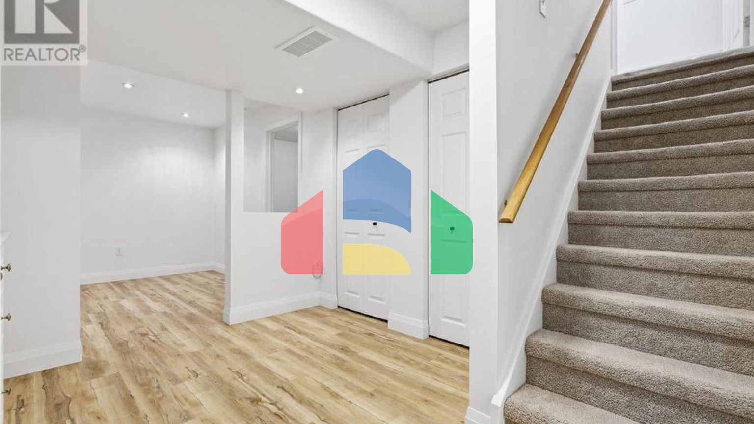 Residential - Single Family Home - Kitchener, Canada - Canada