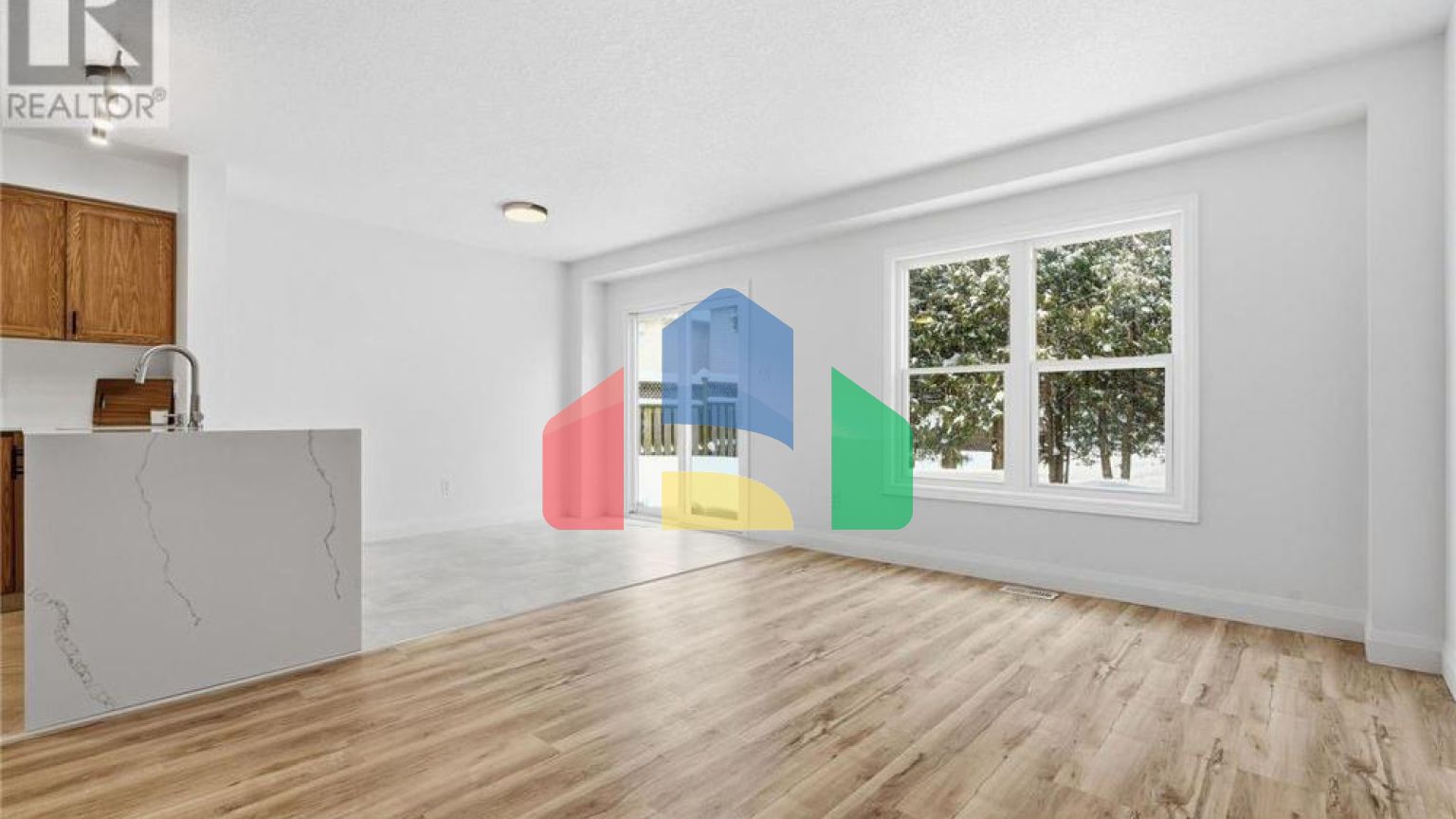 Residential - Single Family Home - Kitchener, Canada - Canada