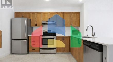 Residential - Single Family Home - Kitchener, Canada - Canada