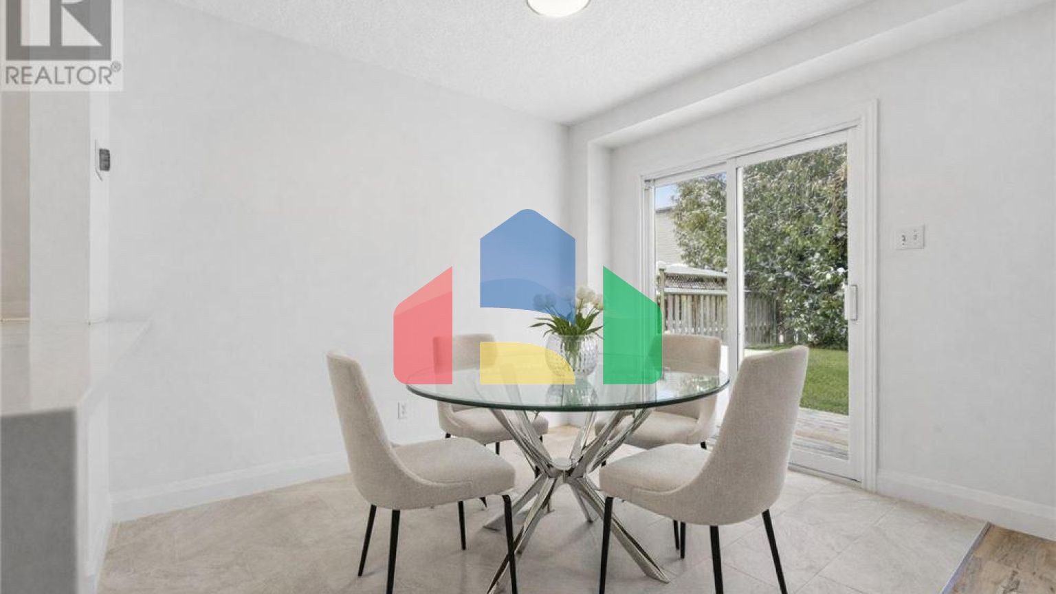 Residential - Single Family Home - Kitchener, Canada - Canada