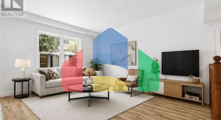 Residential - Single Family Home - Kitchener, Canada - Canada