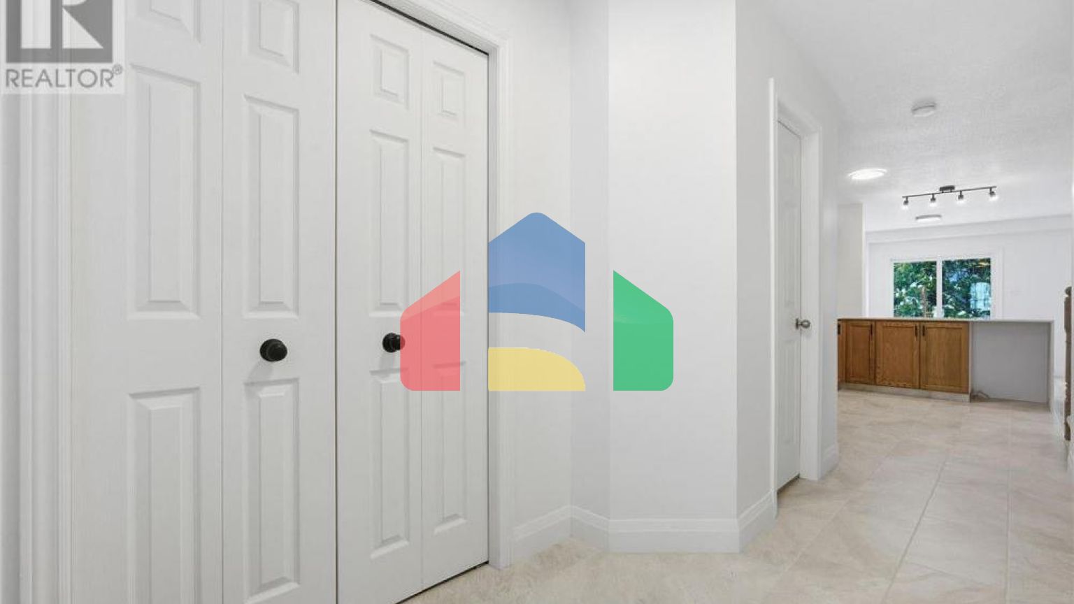 Residential - Single Family Home - Kitchener, Canada - Canada