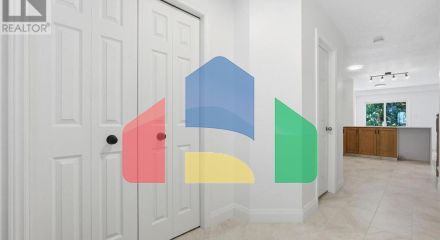 Residential - Single Family Home - Kitchener, Canada - Canada