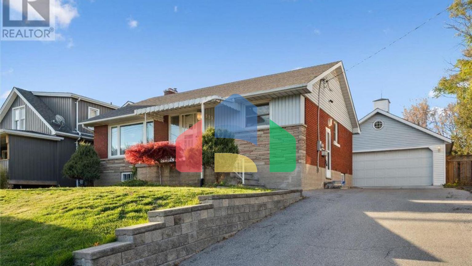 Residential - Single Family Home - Kitchener, Canada - Canada