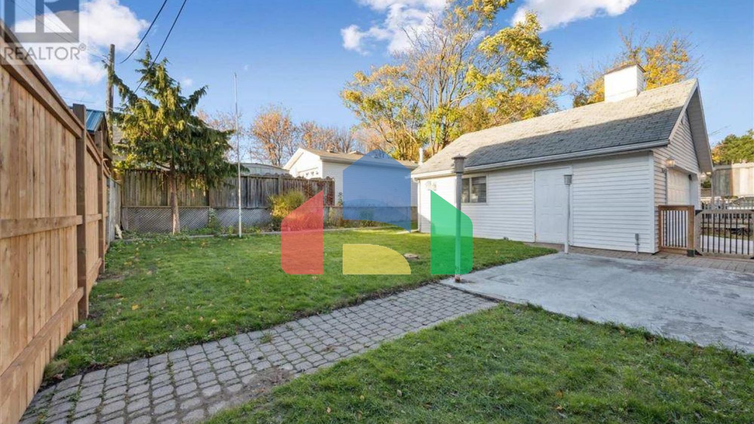 Residential - Single Family Home - Kitchener, Canada - Canada