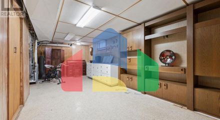 Residential - Single Family Home - Kitchener, Canada - Canada