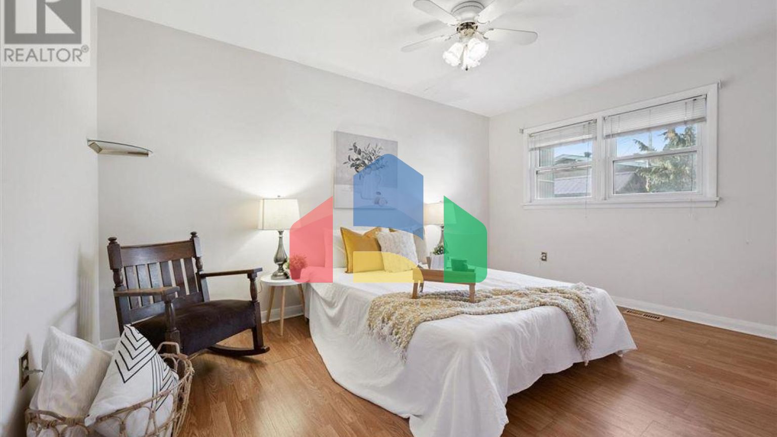 Residential - Single Family Home - Kitchener, Canada - Canada