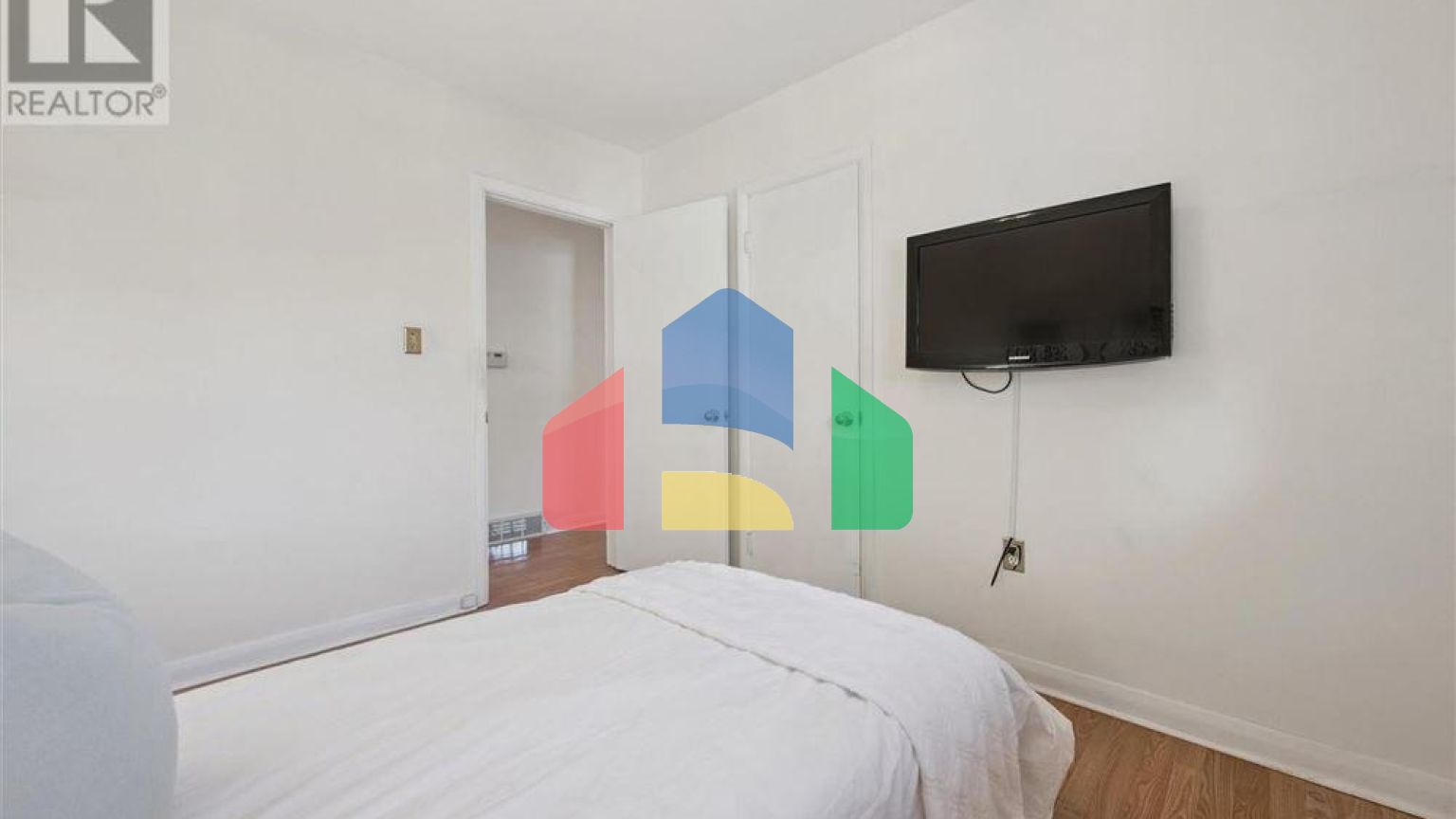 Residential - Single Family Home - Kitchener, Canada - Canada