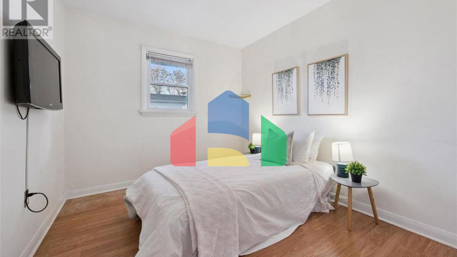 Residential - Single Family Home - Kitchener, Canada - Canada