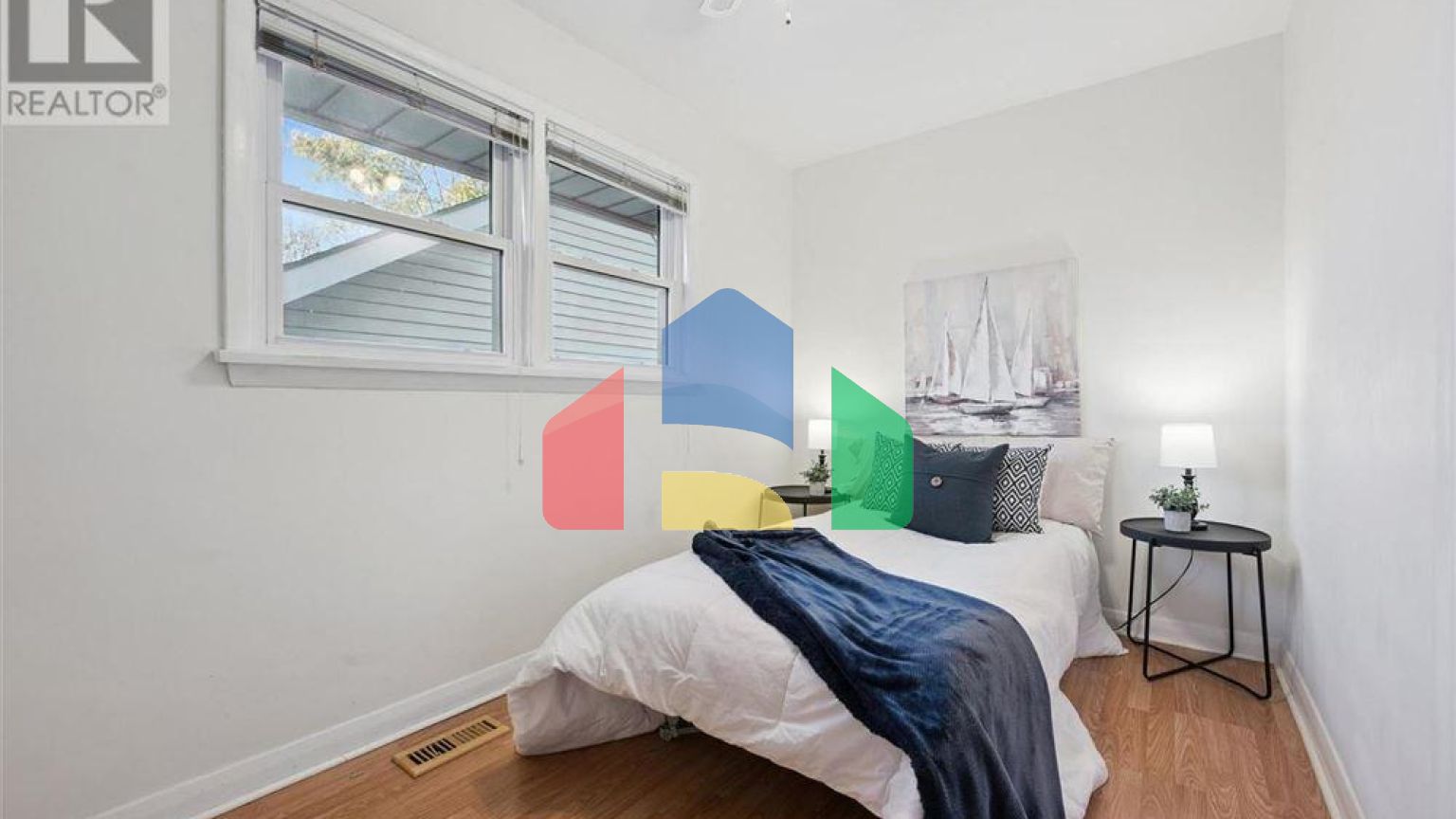 Residential - Single Family Home - Kitchener, Canada - Canada