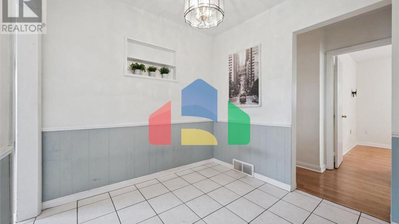 Residential - Single Family Home - Kitchener, Canada - Canada