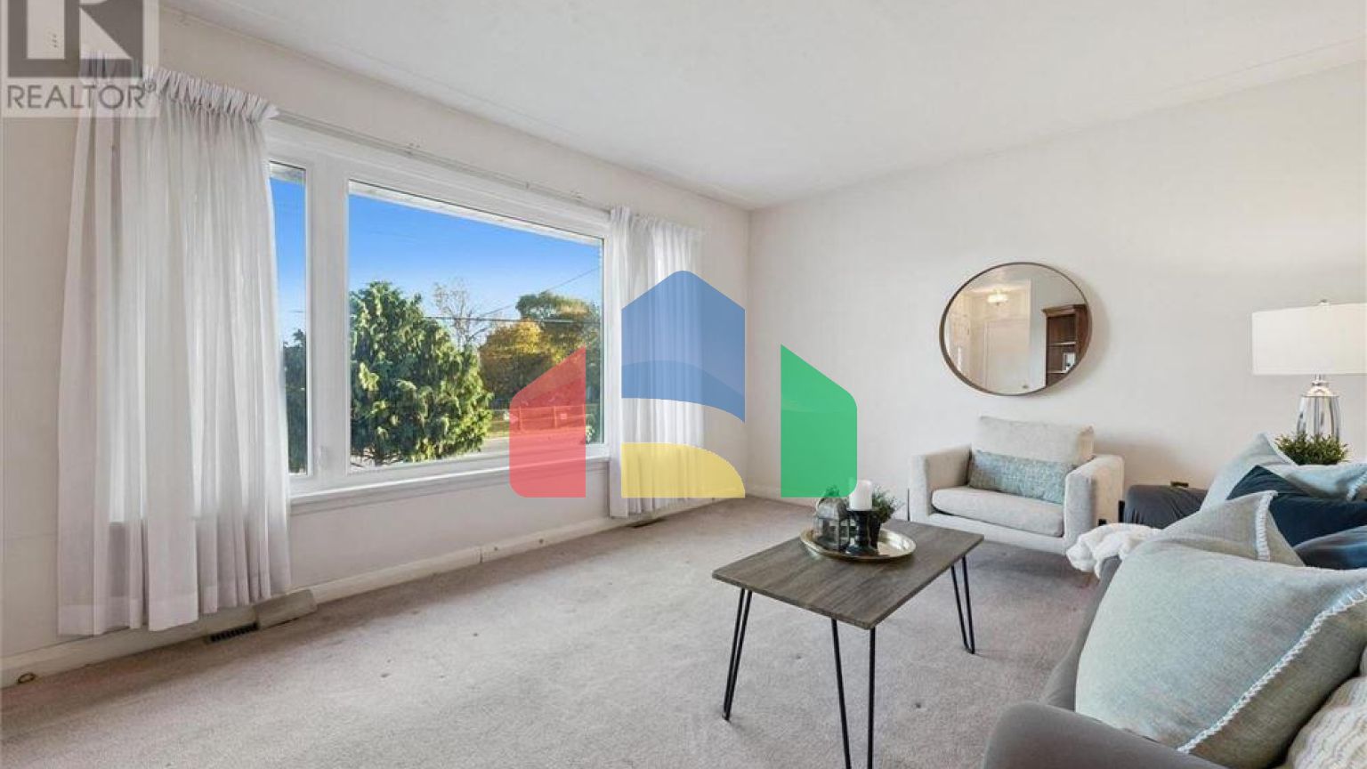 Residential - Single Family Home - Kitchener, Canada - Canada