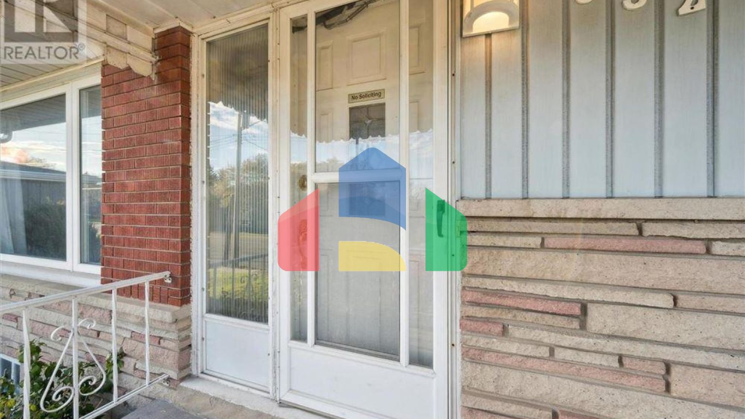 Residential - Single Family Home - Kitchener, Canada - Canada