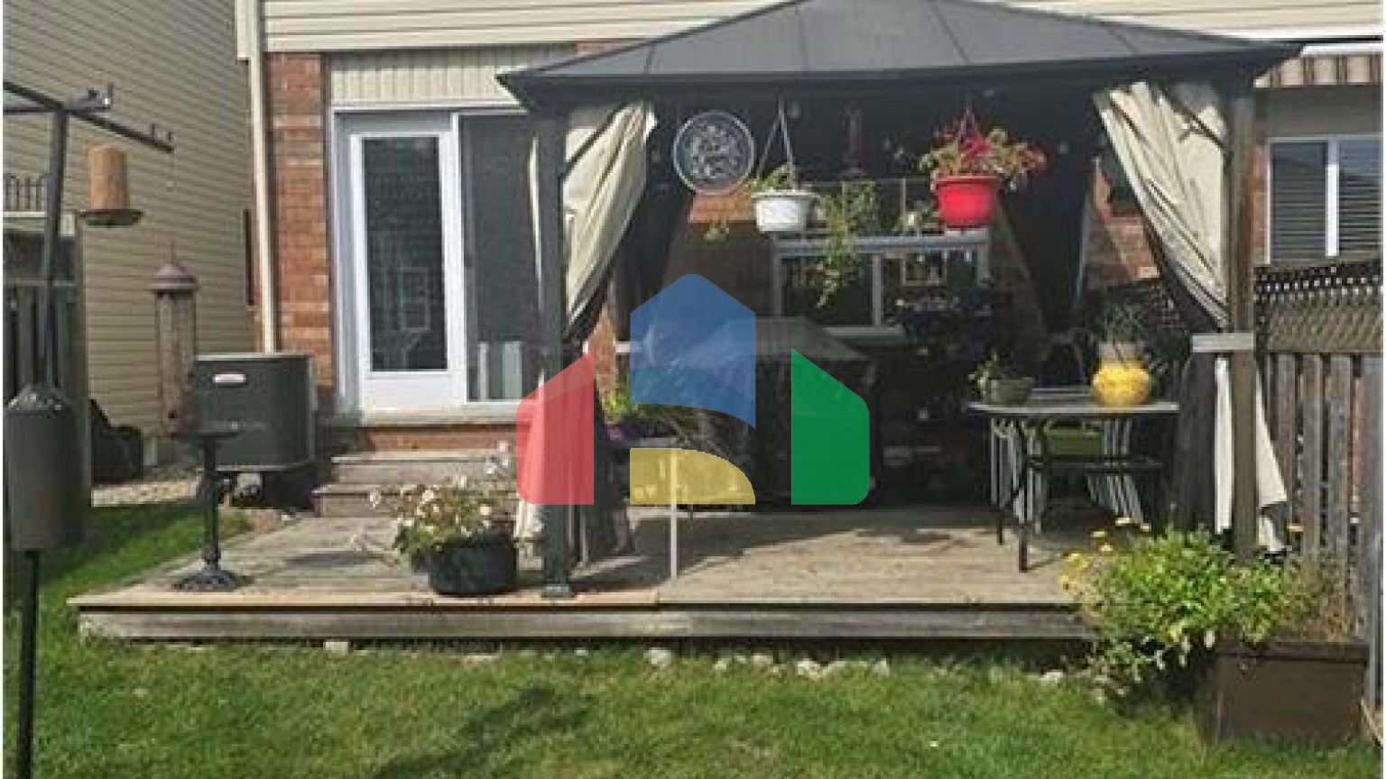 Residential - Single Family Home - Kitchener, Canada - Canada