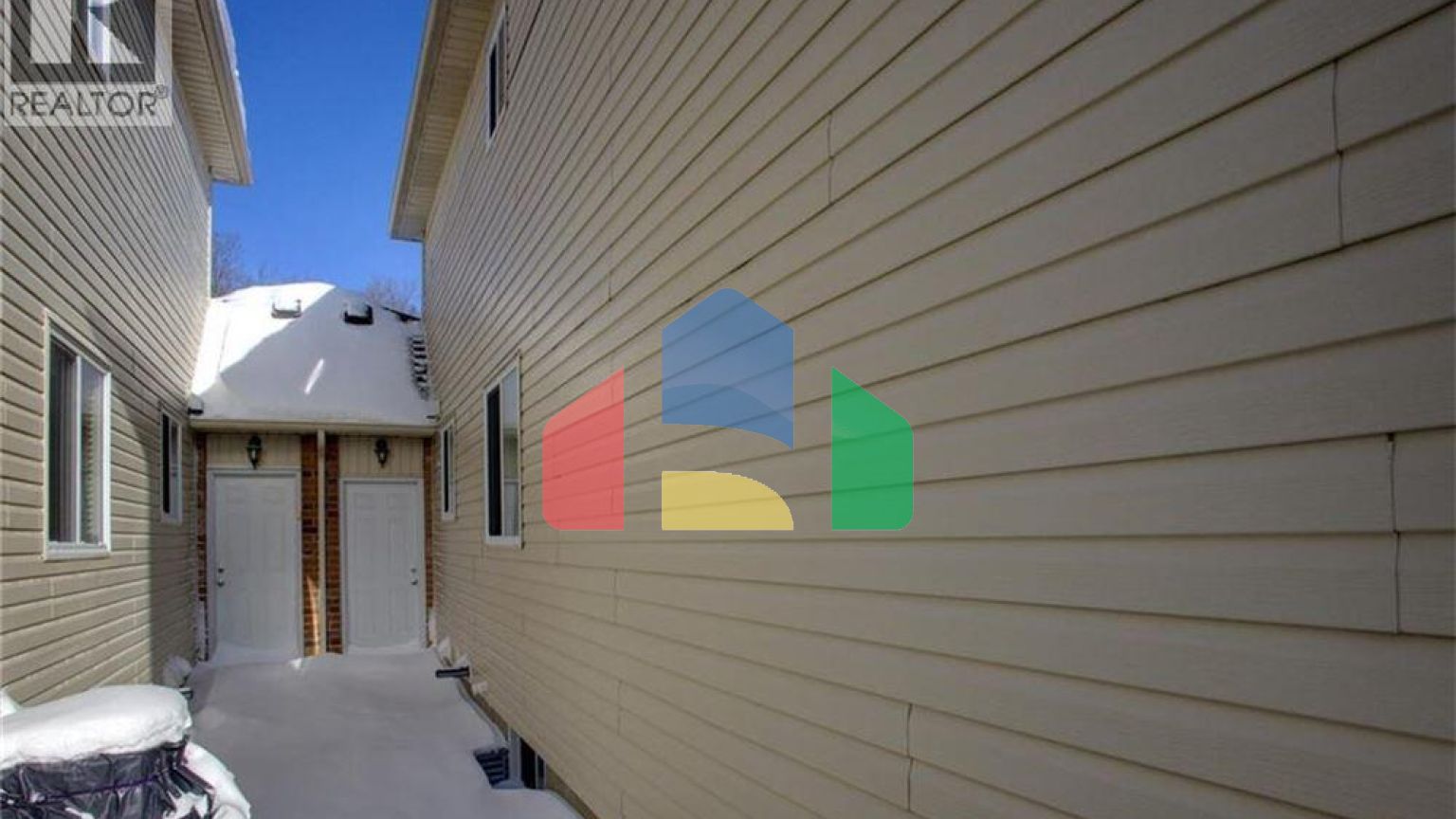 Residential - Single Family Home - Kitchener, Canada - Canada