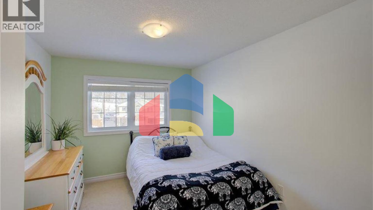 Residential - Single Family Home - Kitchener, Canada - Canada