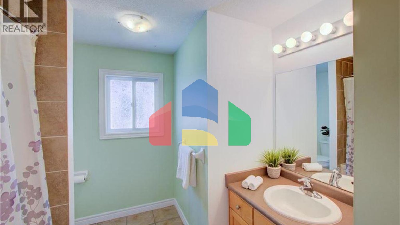 Residential - Single Family Home - Kitchener, Canada - Canada