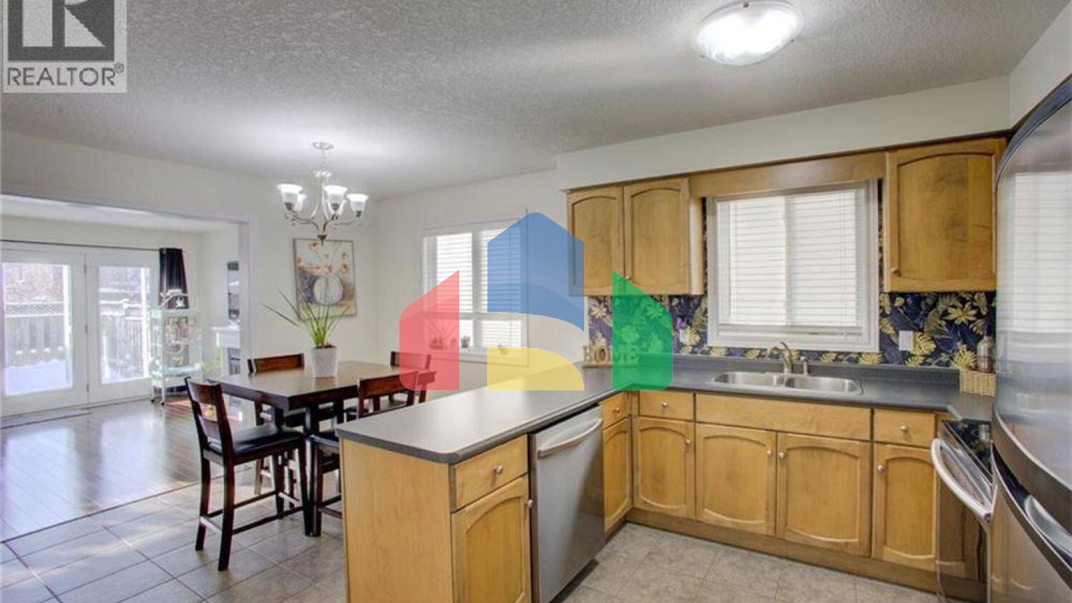 Residential - Single Family Home - Kitchener, Canada - Canada