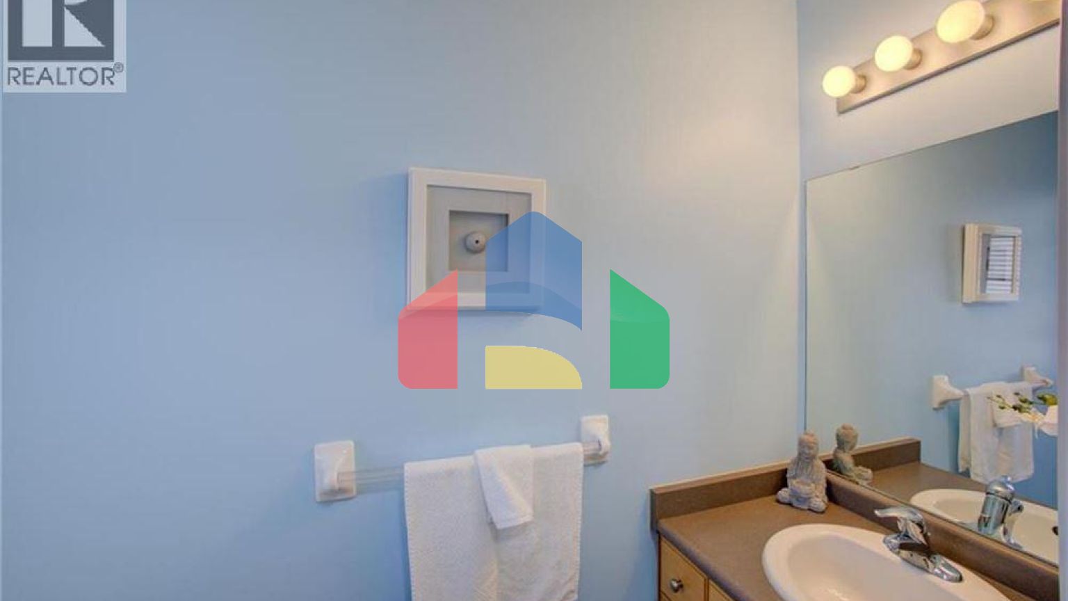 Residential - Single Family Home - Kitchener, Canada - Canada