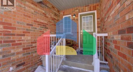 Residential - Single Family Home - Kitchener, Canada - Canada