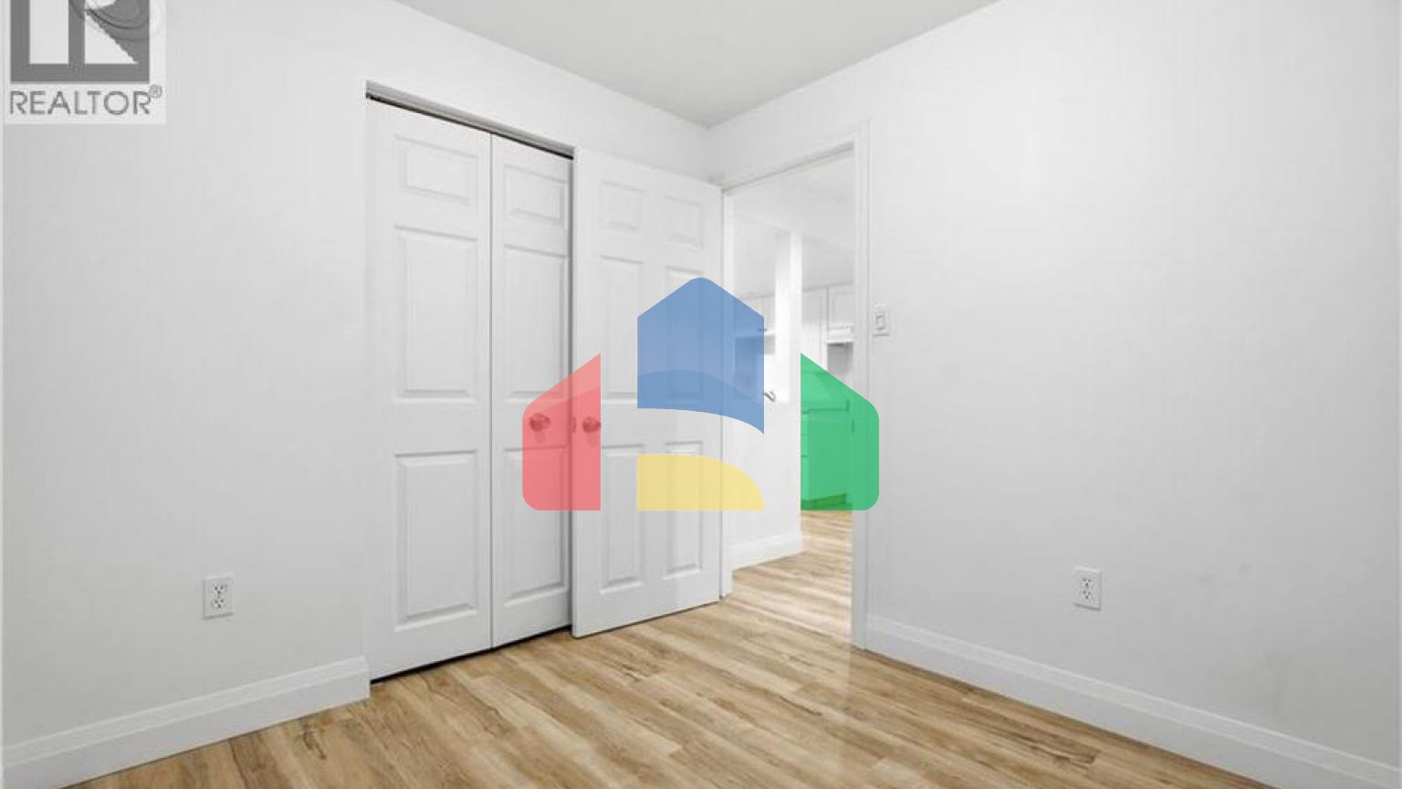 Residential - Single Family Home - Kitchener, Canada - Canada