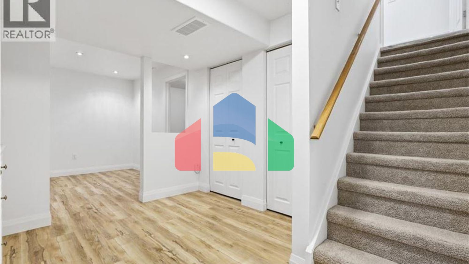 Residential - Single Family Home - Kitchener, Canada - Canada