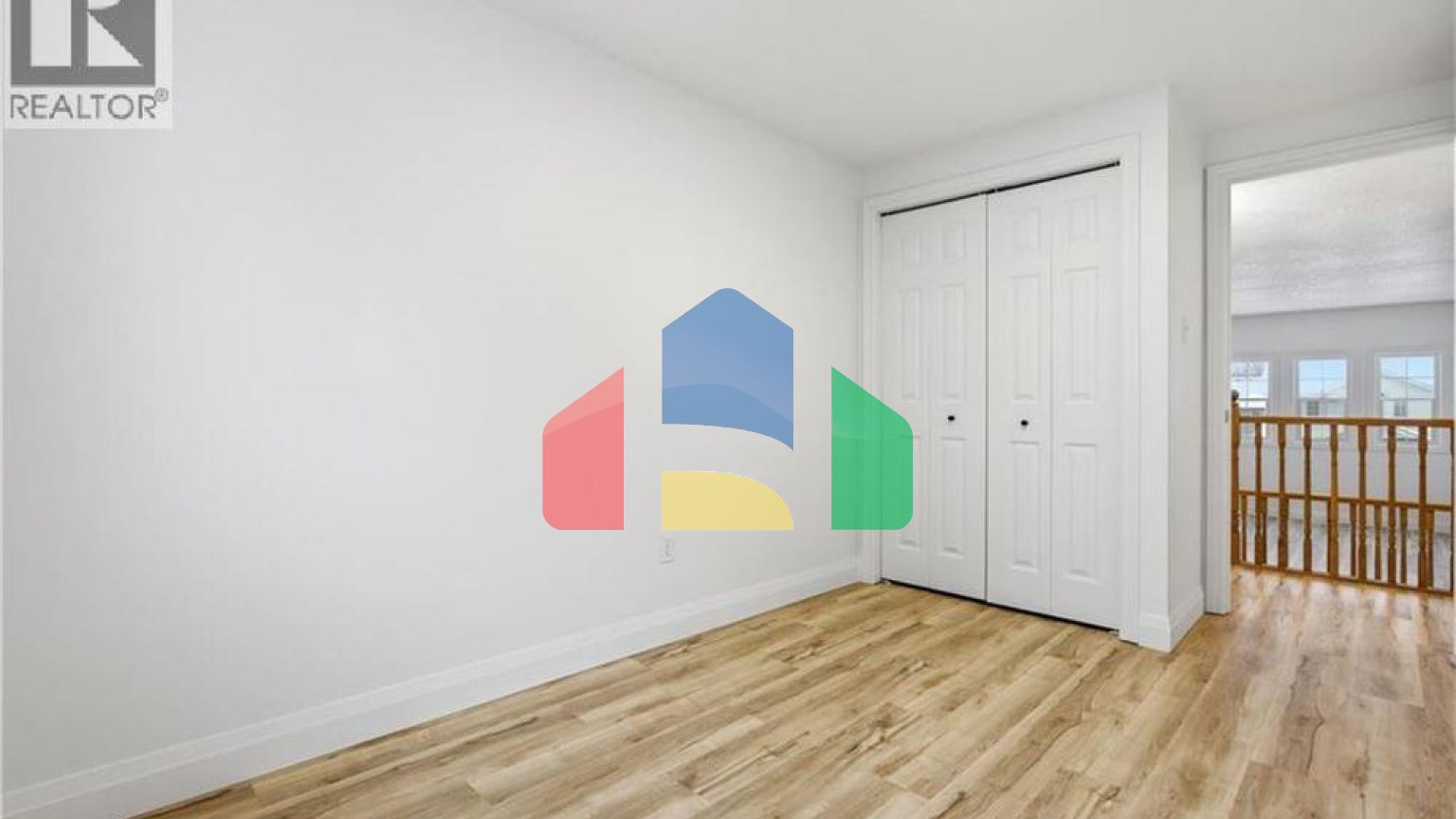 Residential - Single Family Home - Kitchener, Canada - Canada